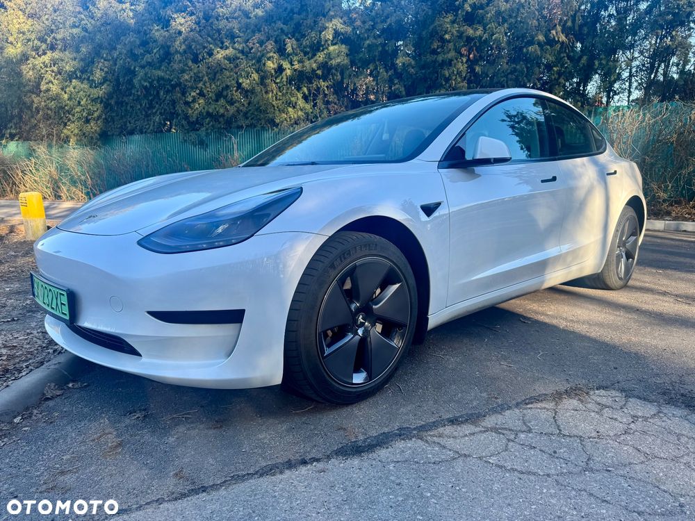 Tesla Model 3 - 5