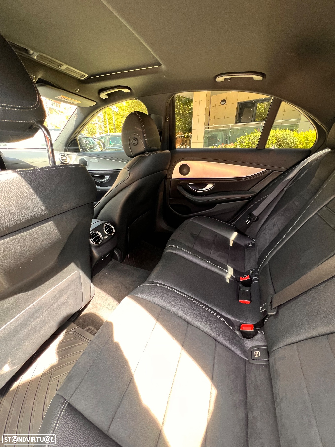 Mercedes-Benz E 220 d AMG - 24