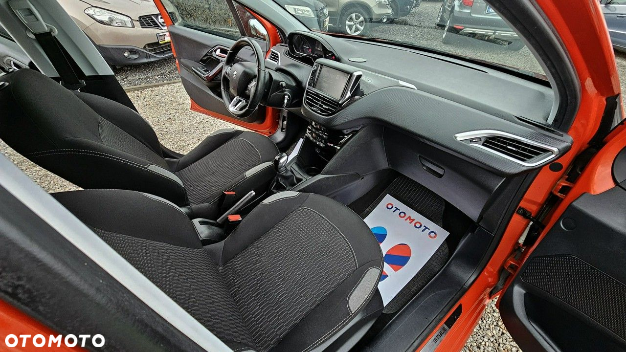 Peugeot 208 - 19