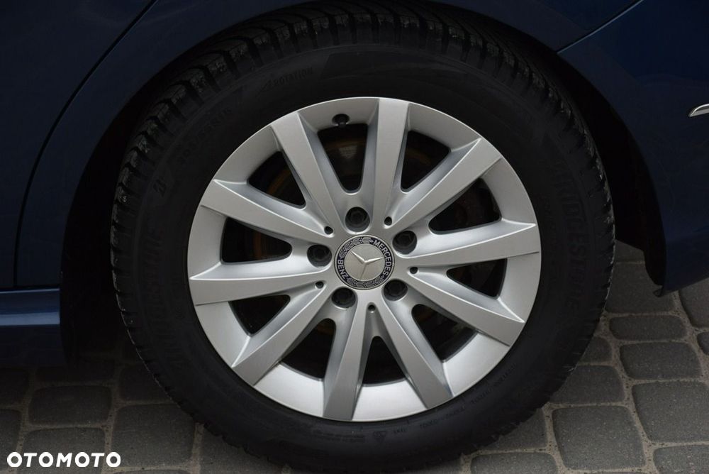 Mercedes-Benz Klasa B 180 Edition - 15