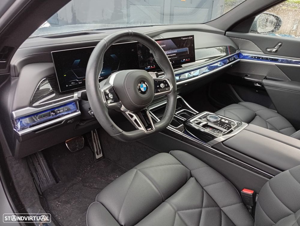 BMW 740 d xDrive Pack Desportivo M - 11
