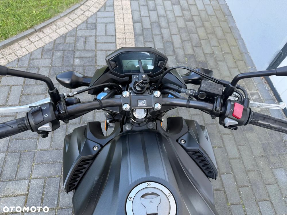 Honda CB - 16