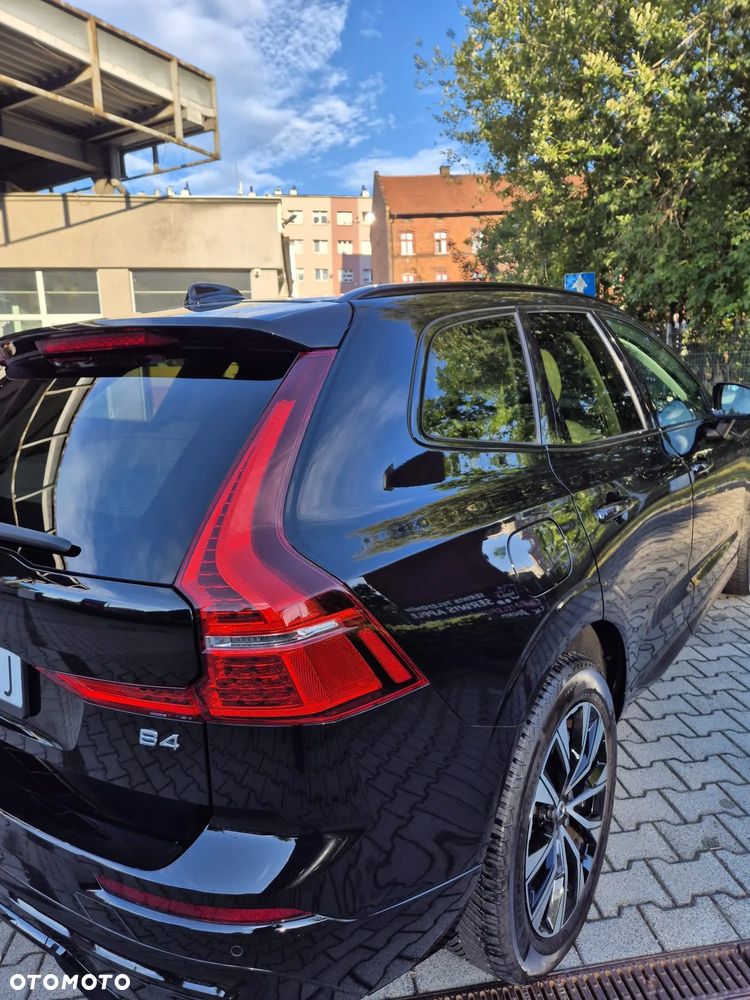 Volvo XC 60 B4 B Plus Dark - 9