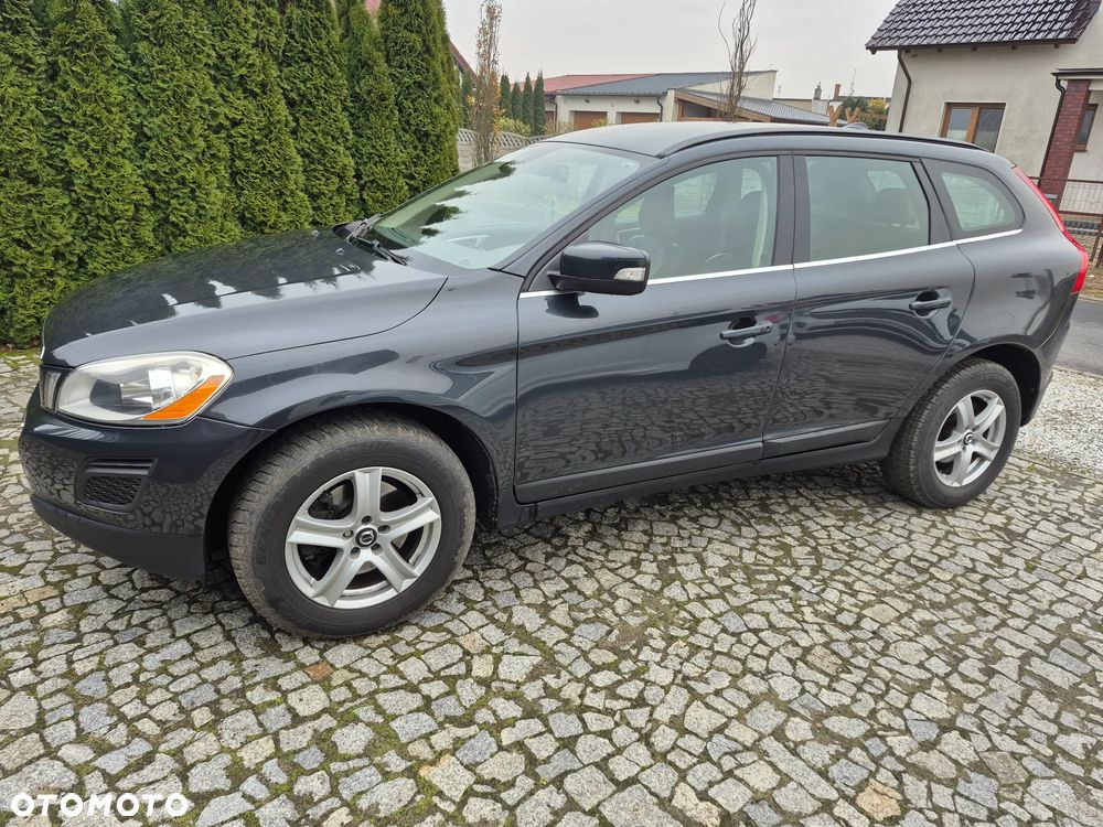 Volvo XC 60 D3 AWD Momentum - 4