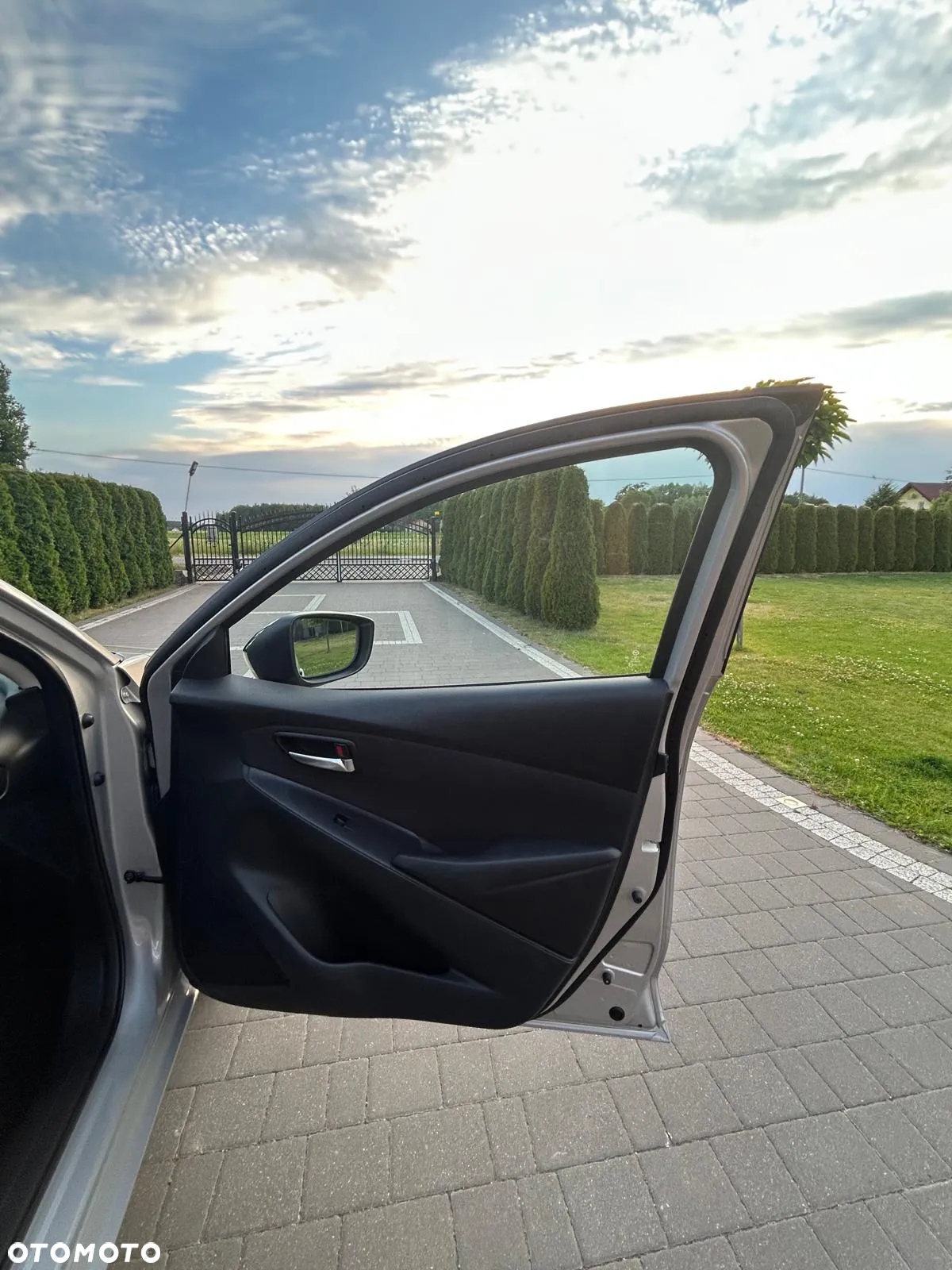 Mazda 2 e-SKYACTIV G 90 M HYBRID Homura - 19