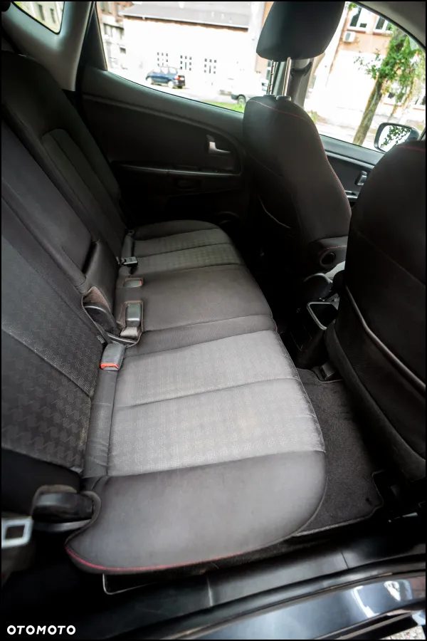 Kia Venga - 35