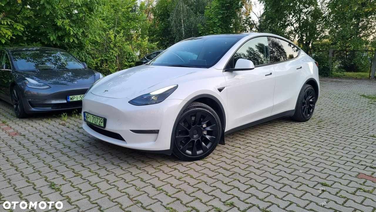 Tesla Y - 1