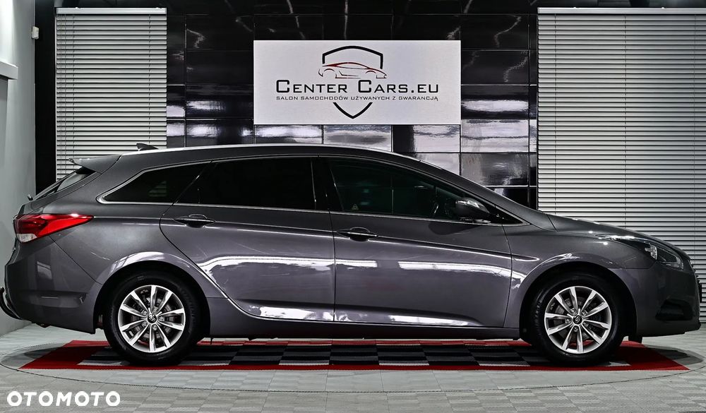 Hyundai i40 Kombi blue 1.6 Space - 17