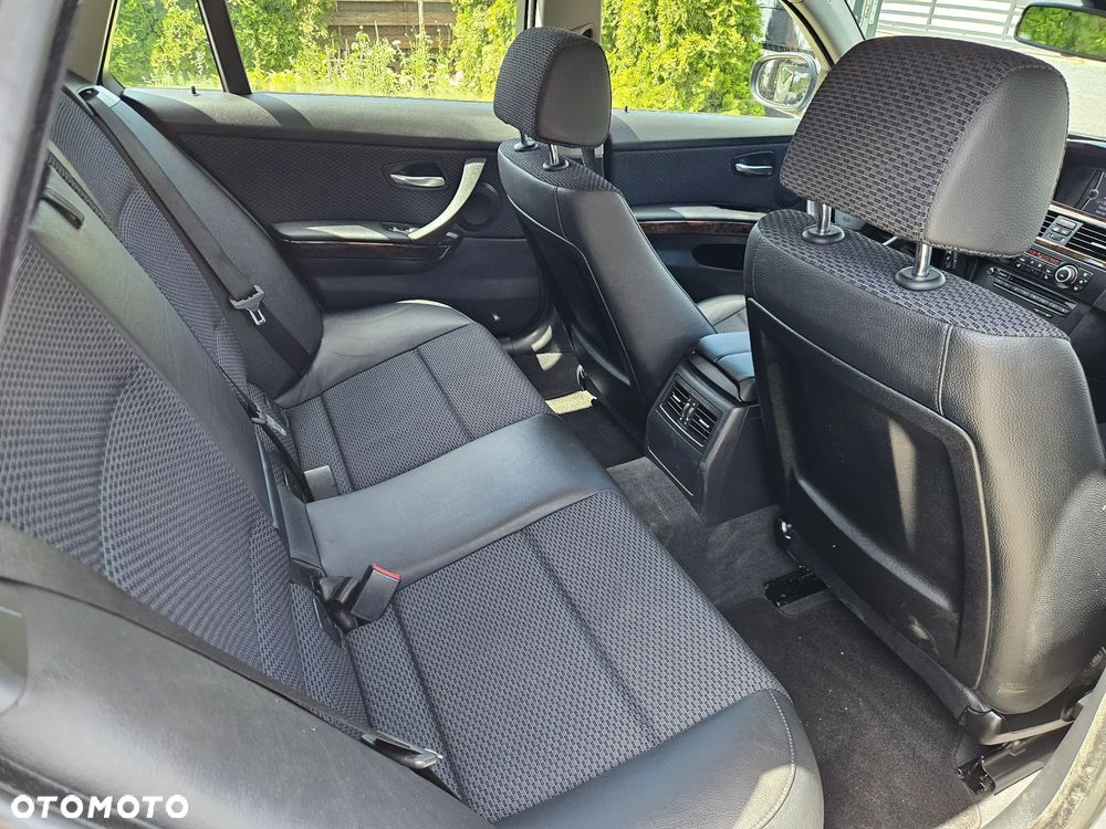 BMW Seria 3 320i Edition Exclusive - 14
