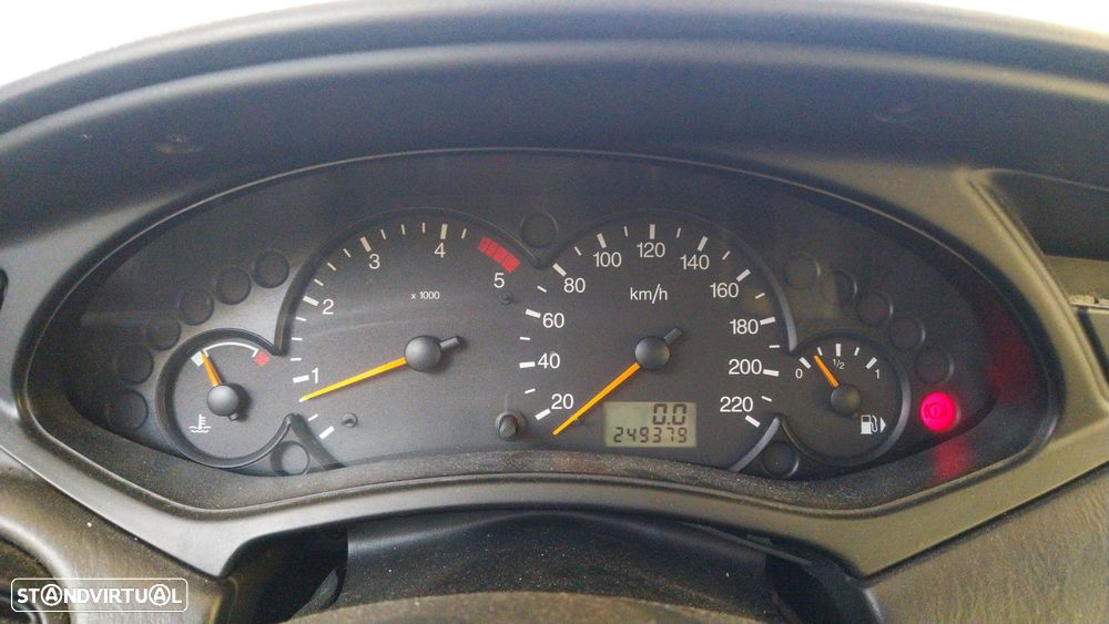 Ford Focus 1.8 TDdi Comfort - 15