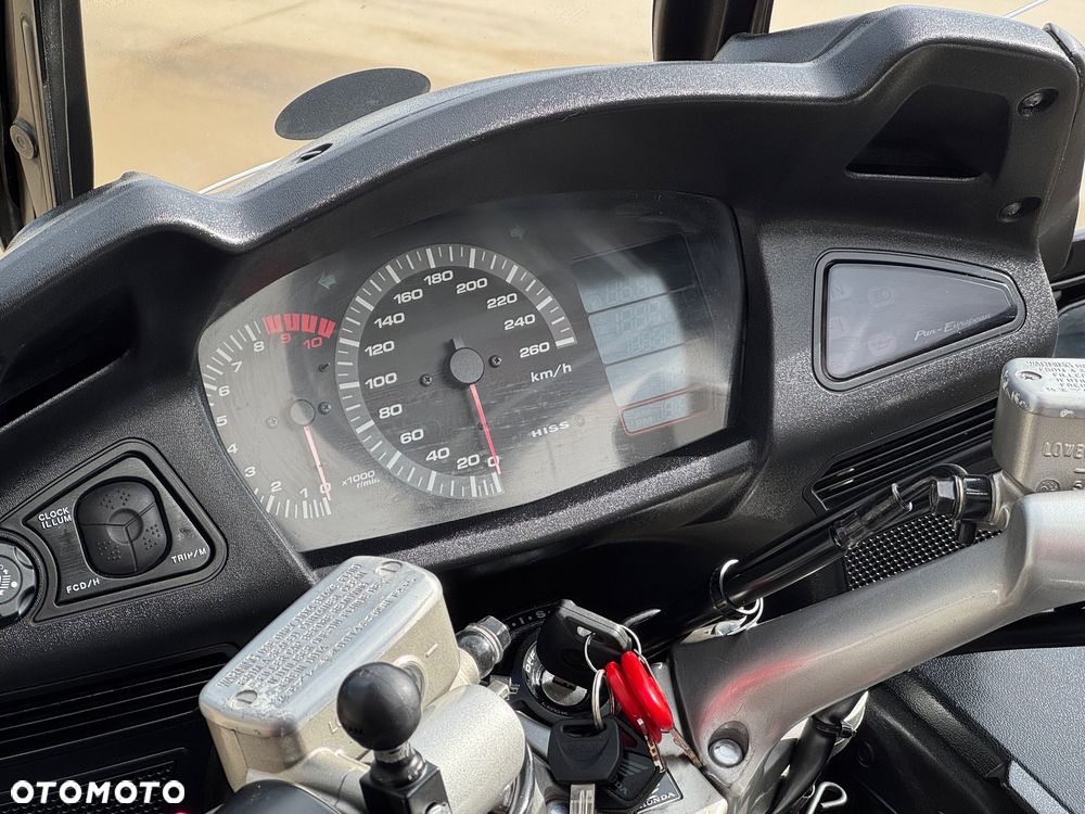 Honda ST - 18