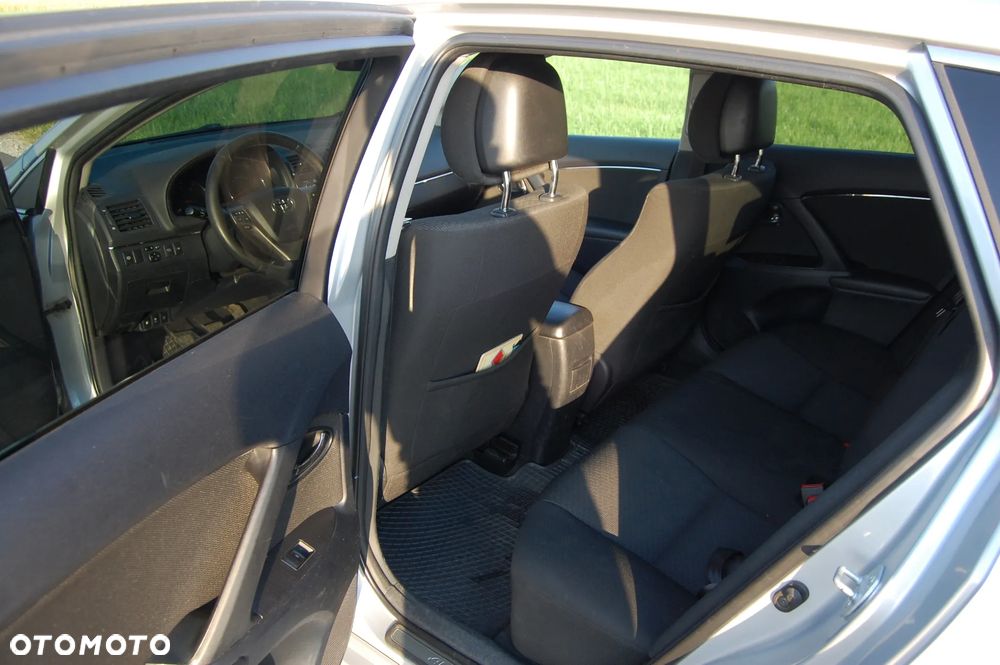 Toyota Avensis 2.0 D-4D Sol plus - 10