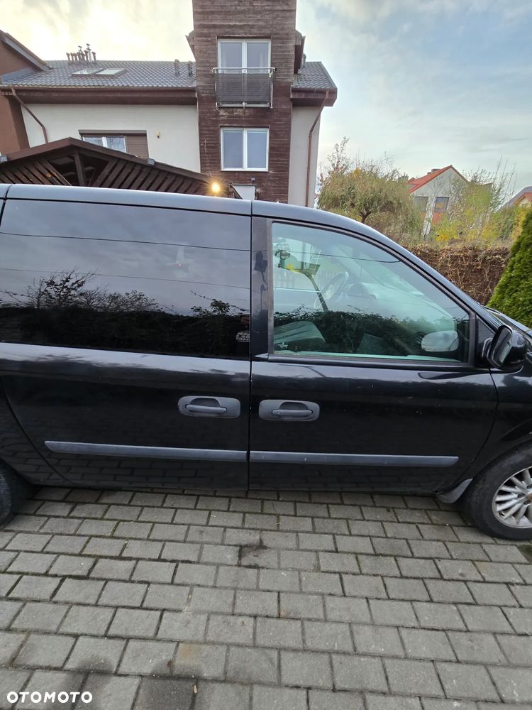 Dodge Grand Caravan 3.3 SE - 10