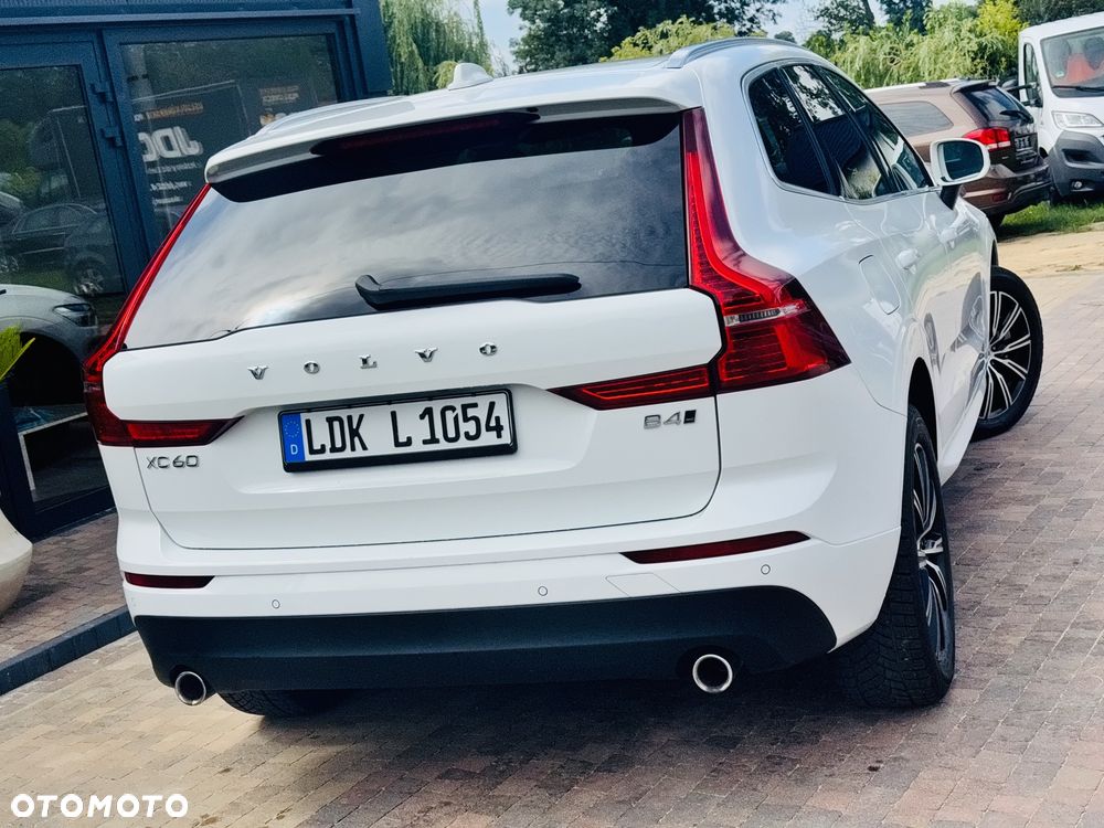 Volvo XC 60 B4 D AWD Geartronic Momentum Pro - 35