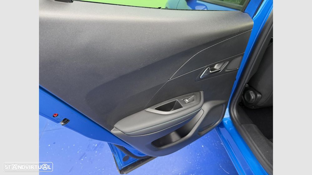 Peugeot e-2008 50 kWh Allure - 11