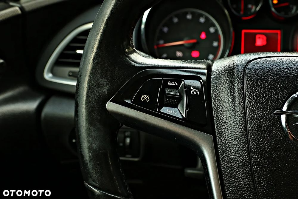 Opel Astra 1.4 Turbo - 36