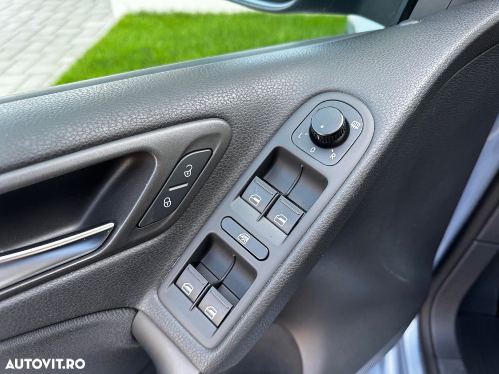 Volkswagen Golf 1.6 TDI DPF BlueMotion Technology Comfortline - 9