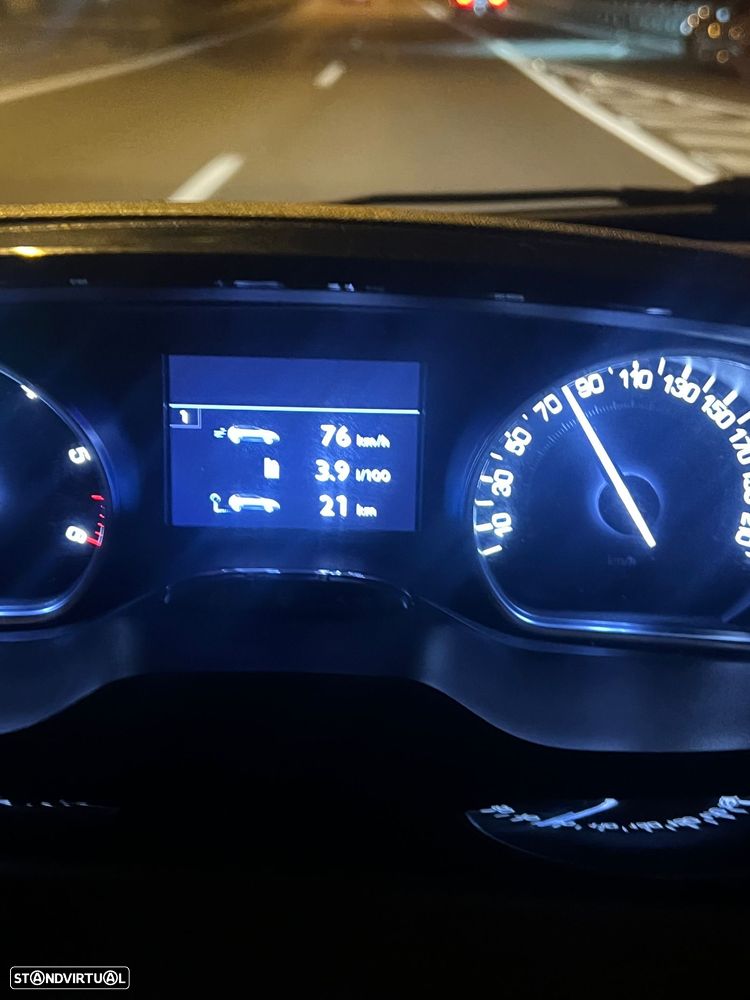 Peugeot 208 - 3