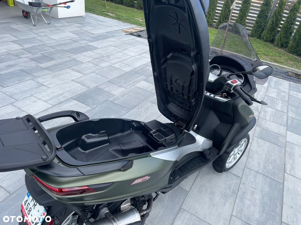 Piaggio MP-3 - 5