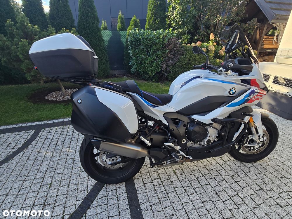 BMW XR - 18