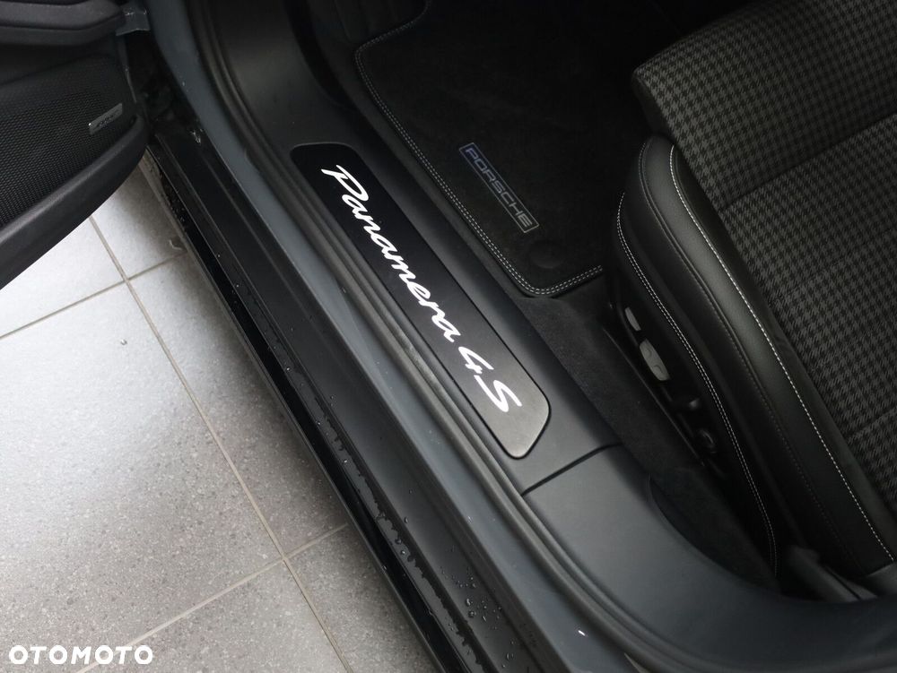 Porsche Panamera - 15