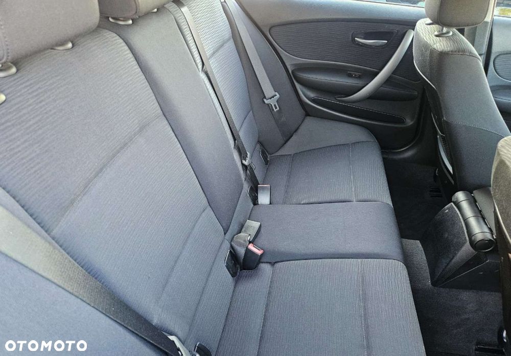 BMW Seria 1 - 25