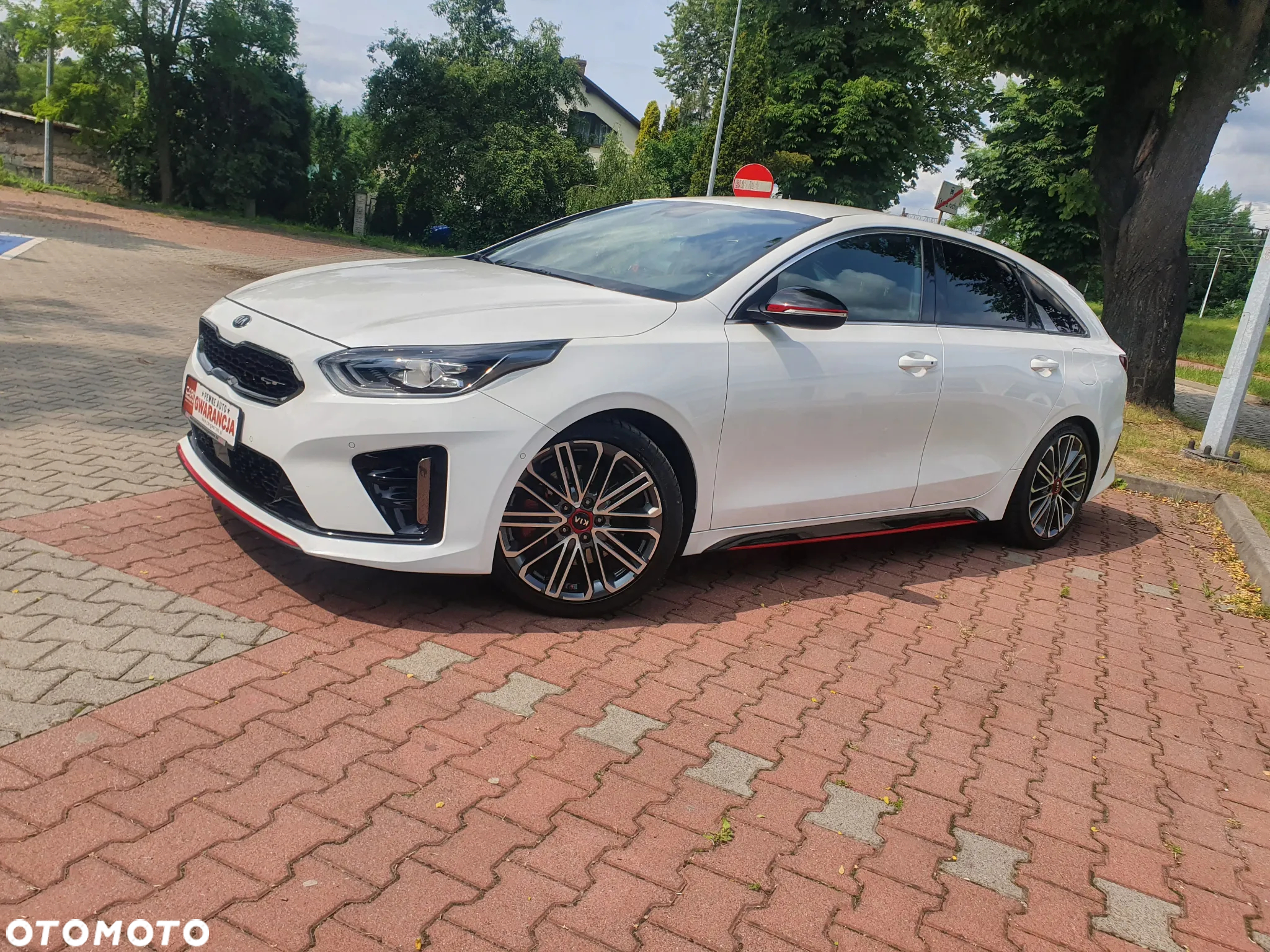 Kia ProCeed 1.6 T-GDI GT DCT - 36