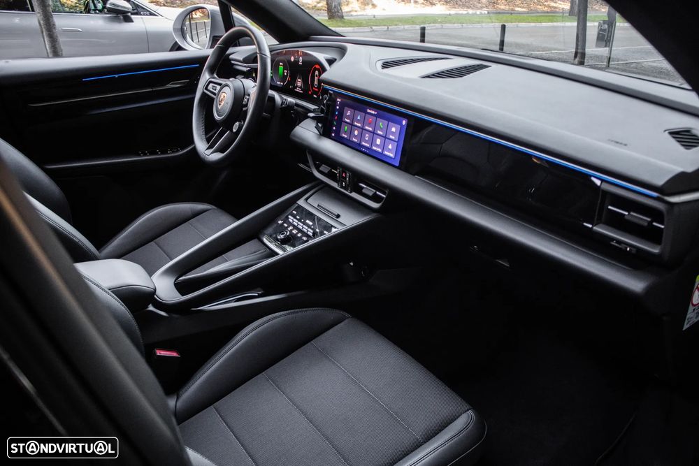 Porsche Macan Electric 4 - 27