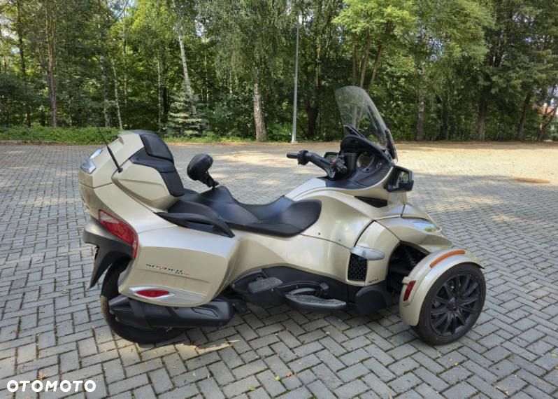 Can-Am Spyder - 12