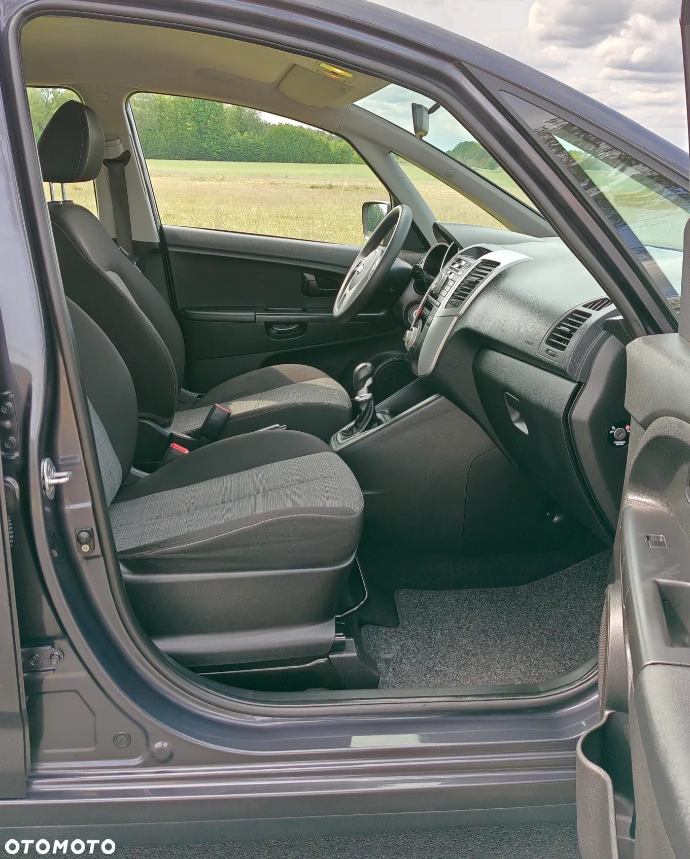 Kia Venga - 10