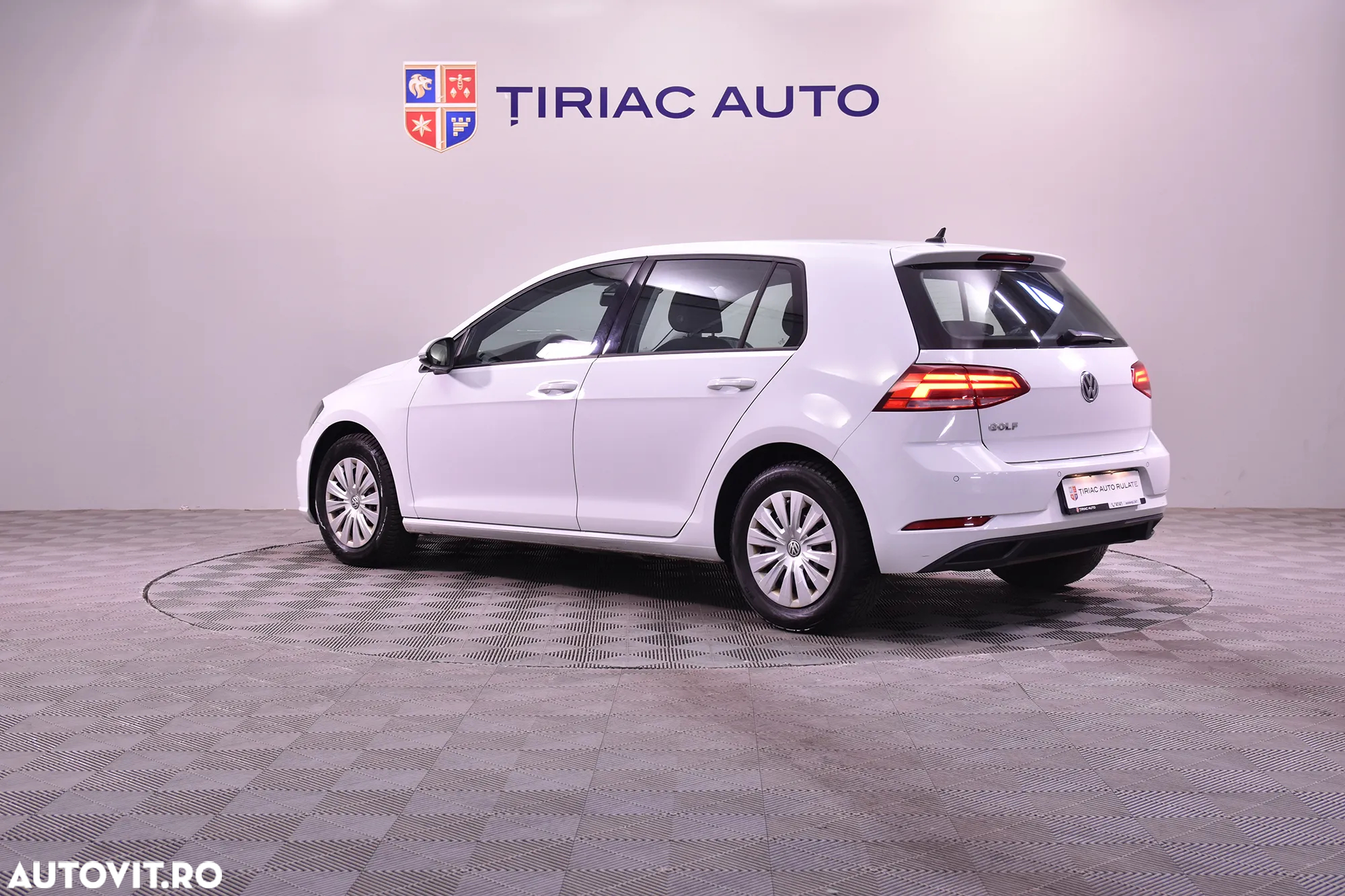Volkswagen Golf - 3