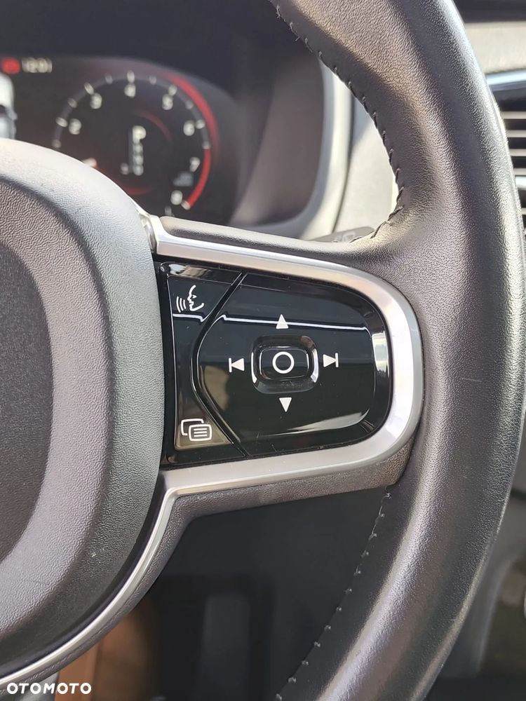 Volvo XC 90 T6 AWD Momentum 7os - 18
