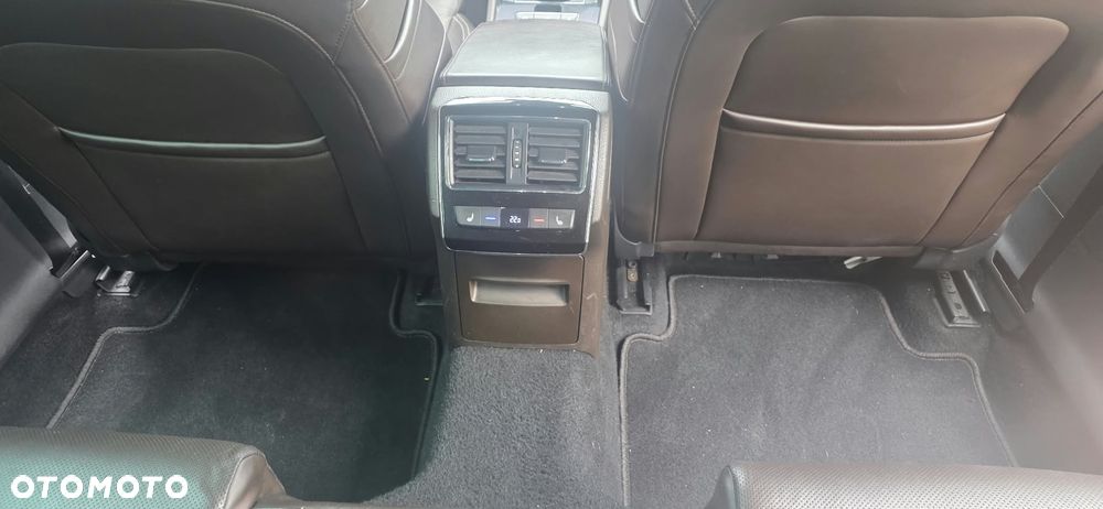 Skoda Superb 2.0 TSI 4x4 L&K DSG - 11