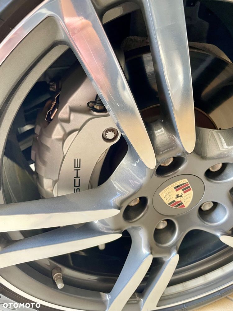 Porsche Panamera 4S - 12