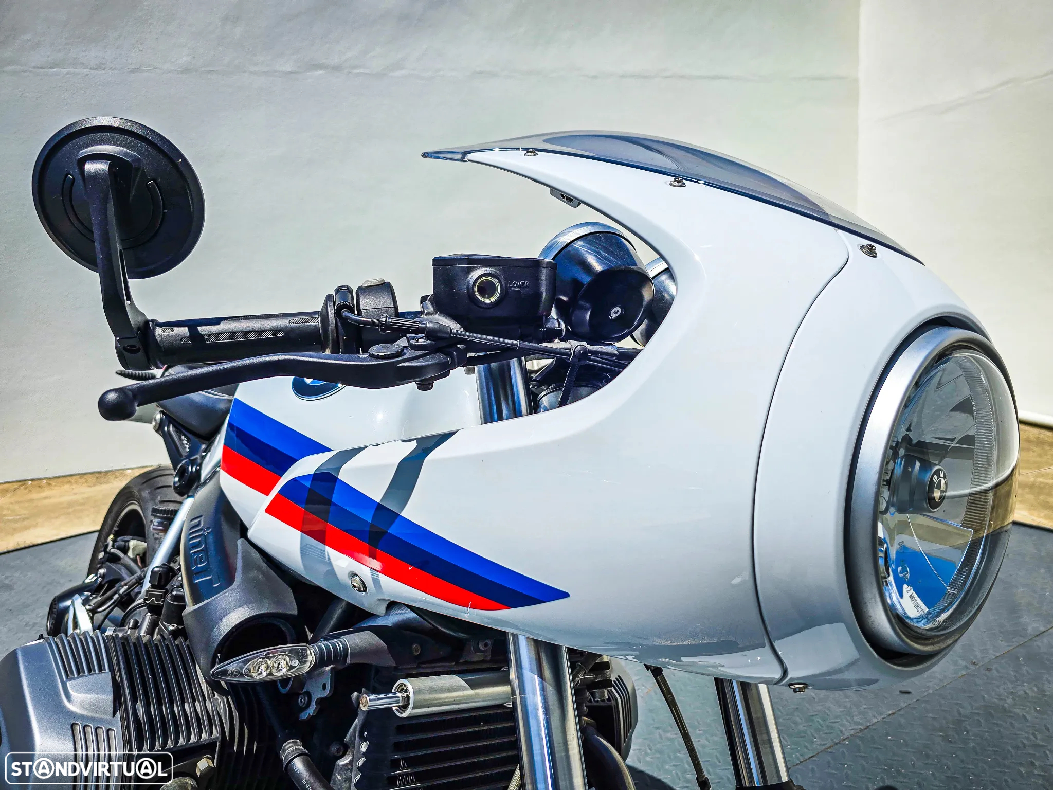 BMW R nineT Racer - 16