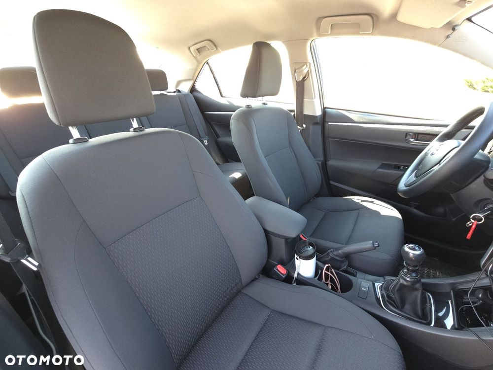 Toyota Corolla 1.6 Active EU6 - 16