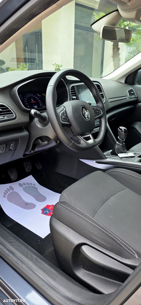 Renault Megane TCe 140 GPF Equilibre - 17