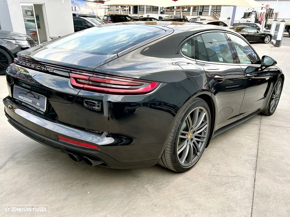 Porsche Panamera 4 E-Hybrid - 3