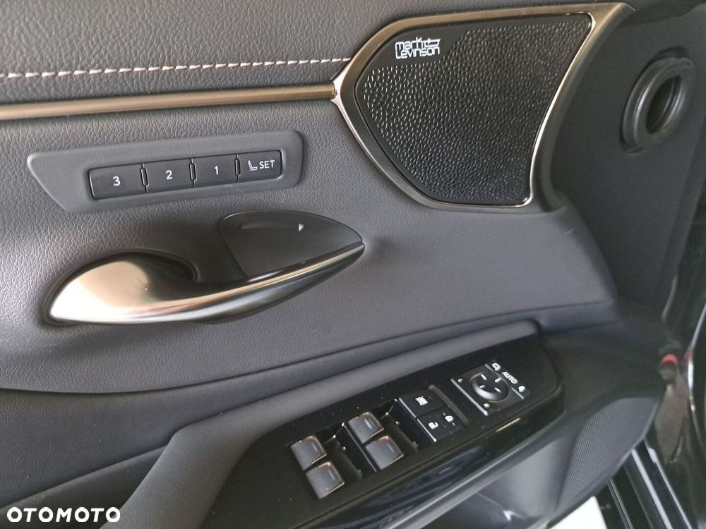 Lexus ES 300h Prestige - 37
