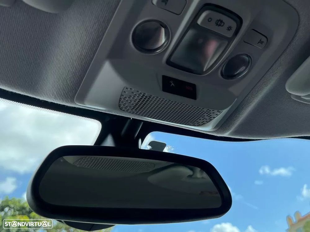 Peugeot 208 1.2 PureTech Signature - 43