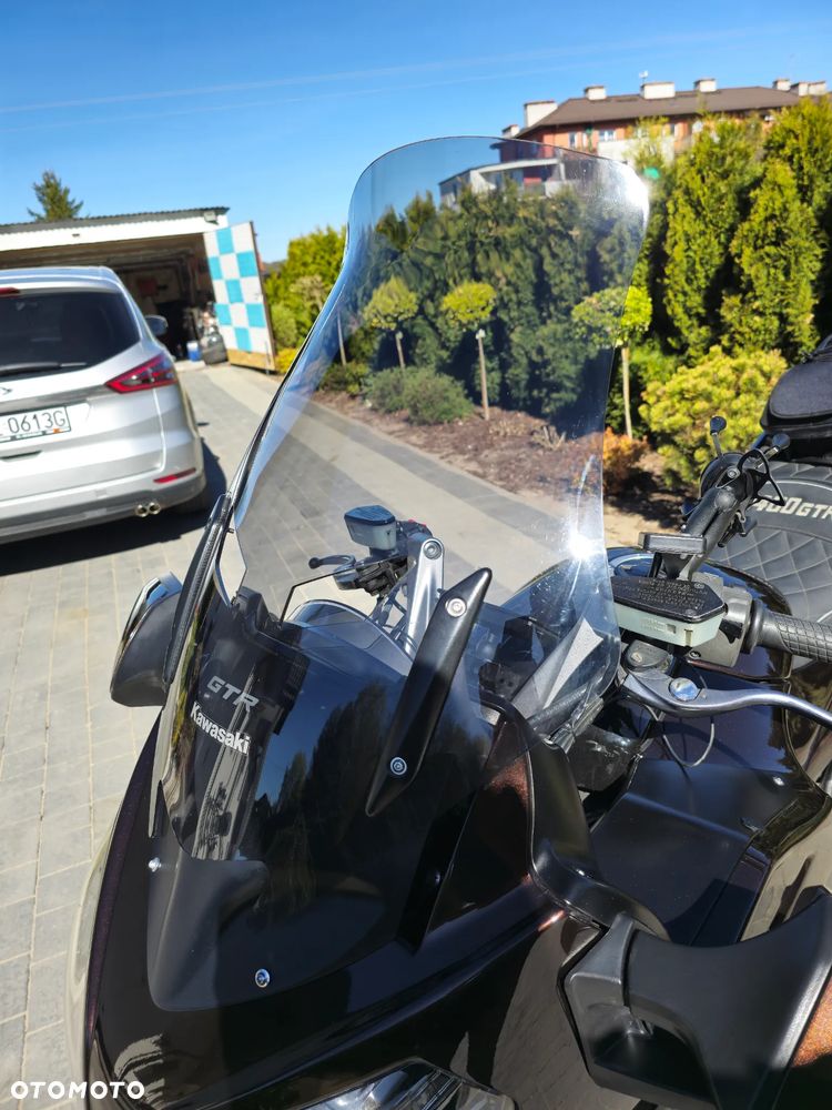 Kawasaki GTR - 14