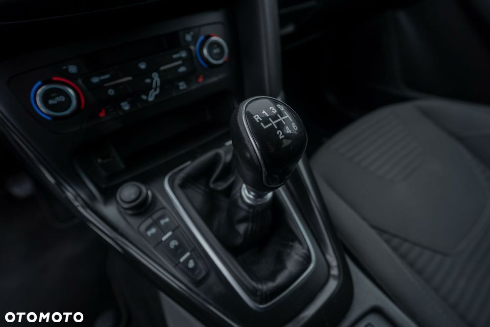 Ford Focus SW 1.0 EcoBoost Hybrid TITANIUM STYLE - 23