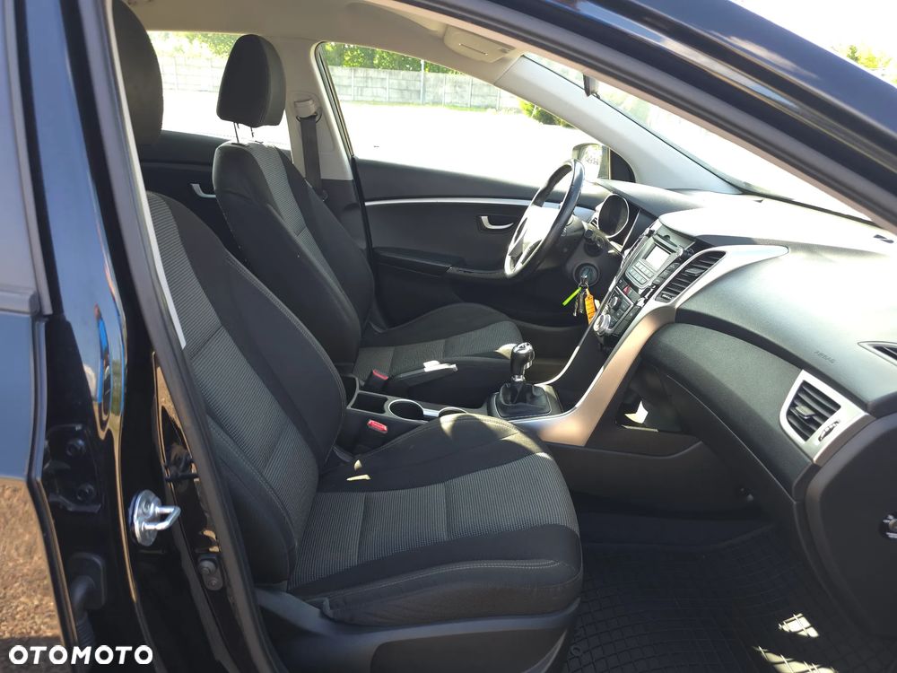 Hyundai i30 blue 1.4 Classic - 15