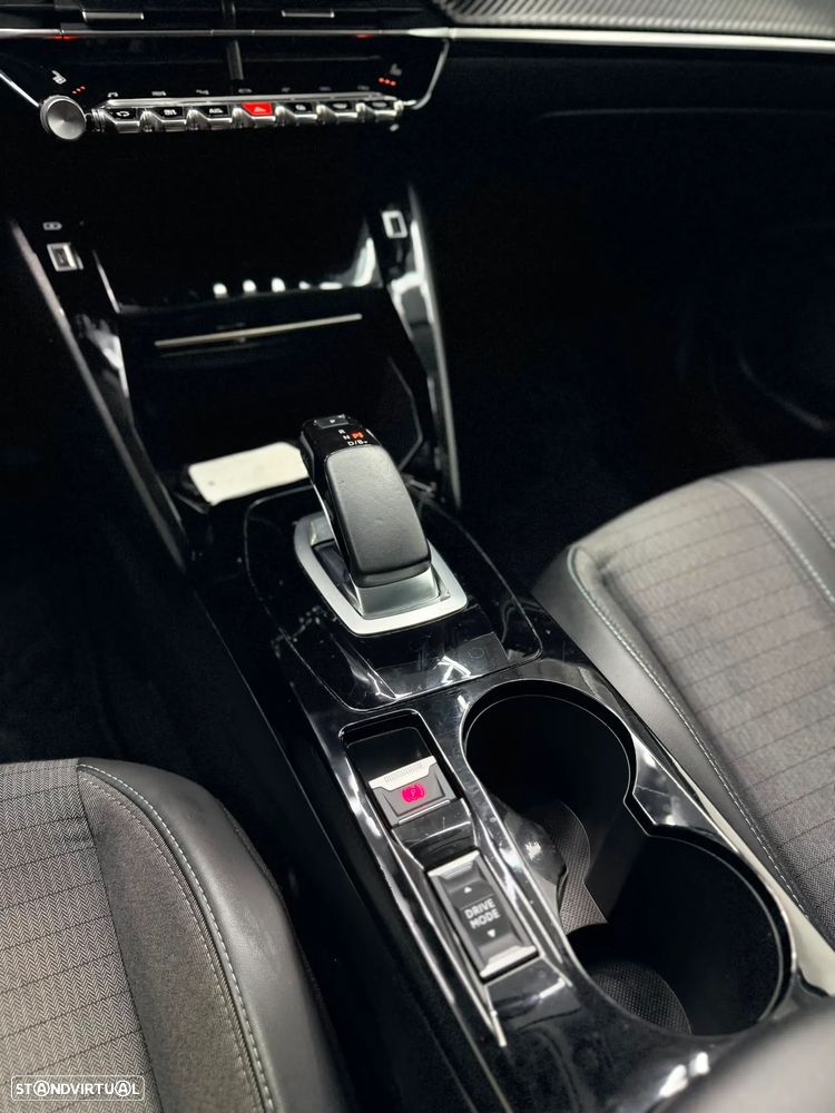 Peugeot e-2008 50 kWh Allure - 15