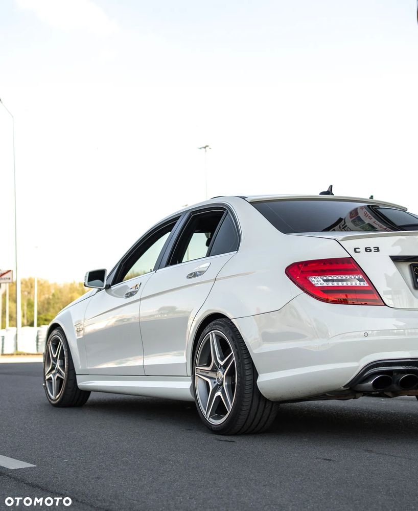 Mercedes-Benz Klasa C 63 AMG - 7