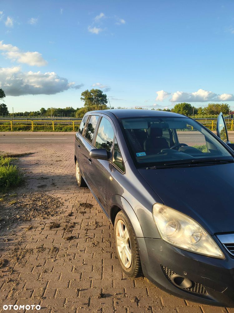 Opel Zafira - 2