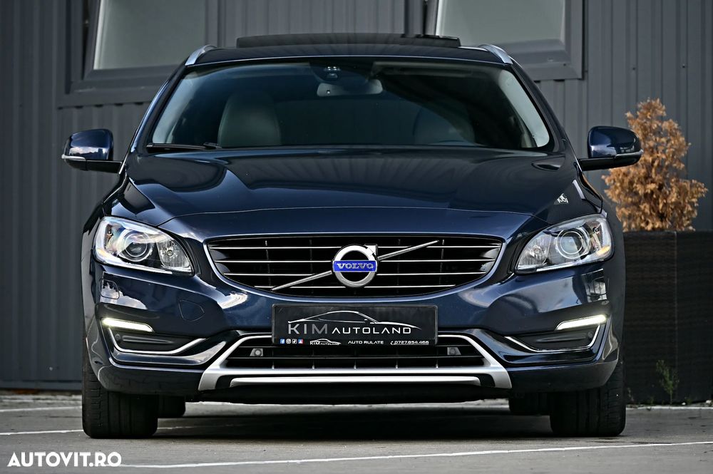Volvo V60 D6 Plug-In-Hybrid AWD Geartronic Summum - 3