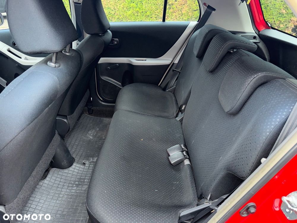 Toyota Yaris 1.3 VVT-i Sol - 11