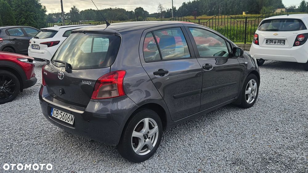 Toyota Yaris 1.3 Luna A/C - 3