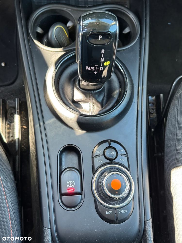 MINI Countryman One Essential Trim - 10